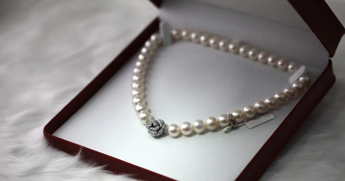 Jewelry Appraisal: Apps vs. Certified Appraisers in 2026
