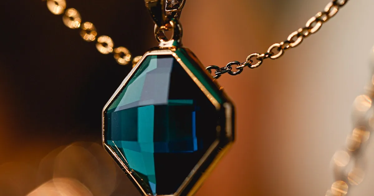 How Much Is My Necklace Worth? A Practical Pricing Guide
