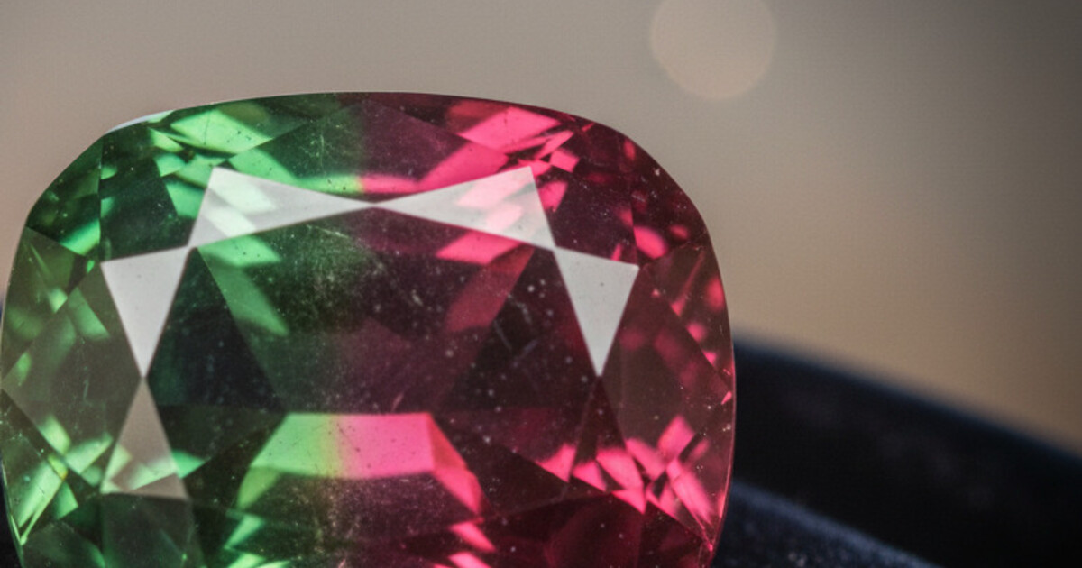 How to Tell if Alexandrite Is Real: The Color Change Test | Jewelry ...